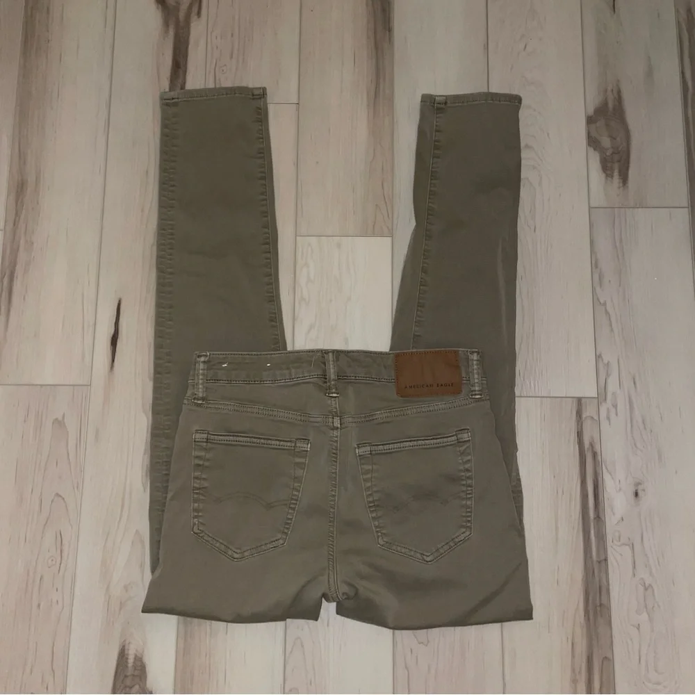 American Eagle Flex Skinny Tan Khaki Pants